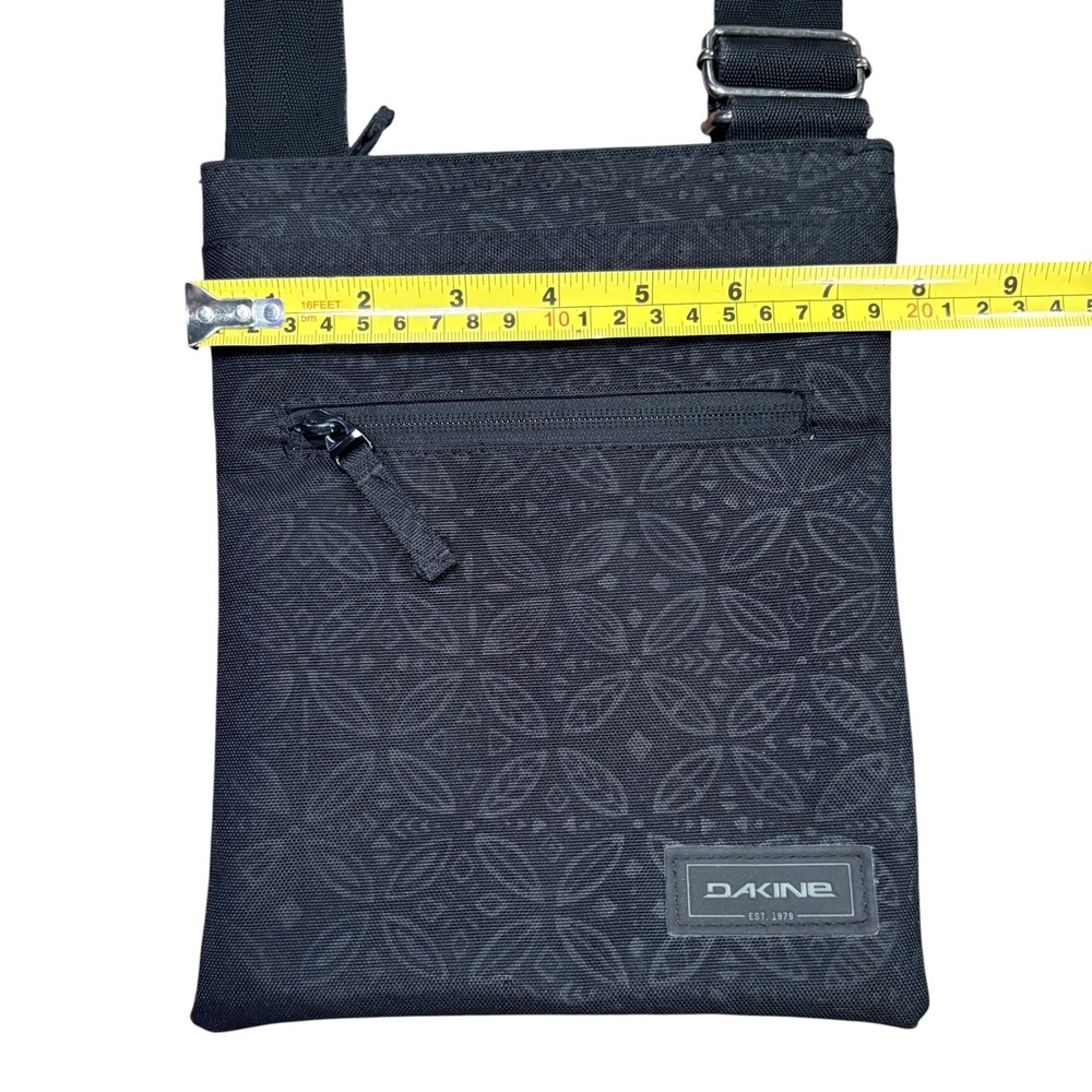 Dakine Jive Black Floral Adjustable Strap Crossbody Bag Turquoise Lining